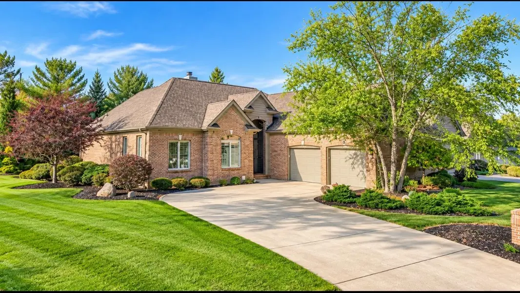 12034 Sycamore Lakes CT, Fort Wayne, IN 46814-9019