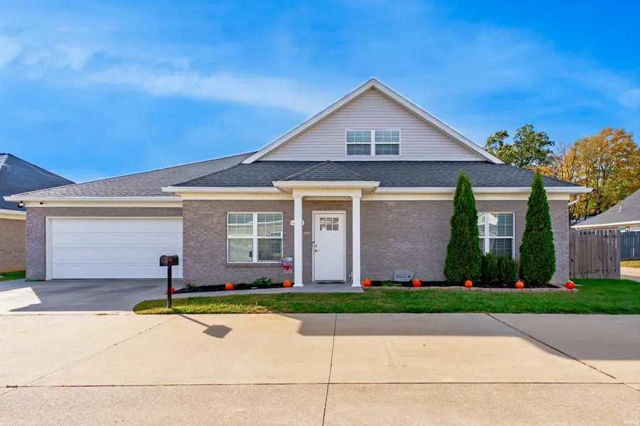 2630 Pecan TRCE, Evansville, IN 47715