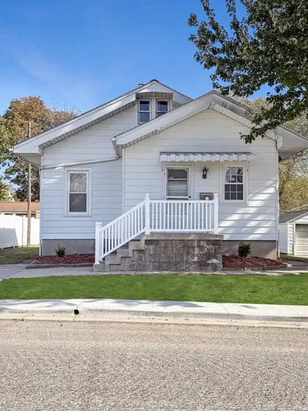 1418 Vine ST, Jasper, IN 47546