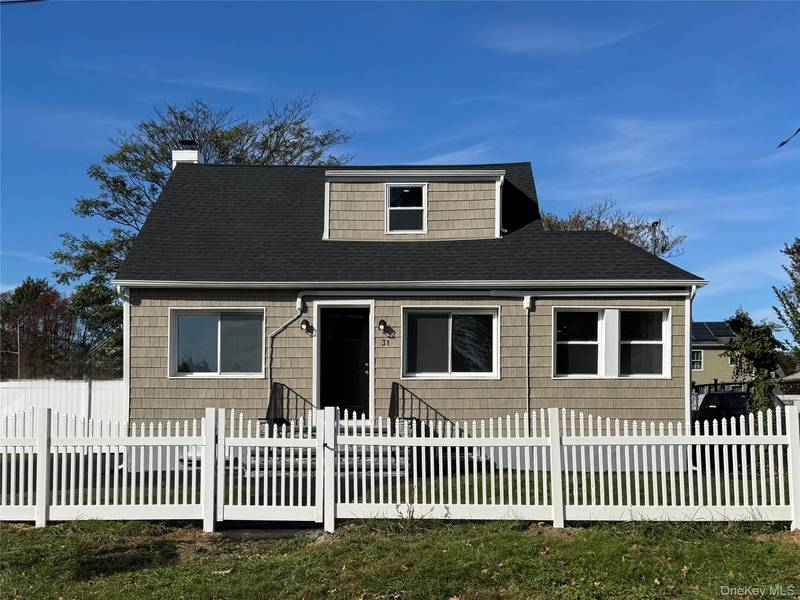 31 Montgomery ST, Brentwood, NY 11717