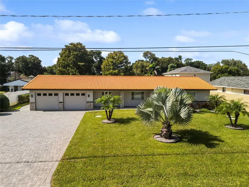 1010 EDGEWATER DR, Winter Haven, FL 33884