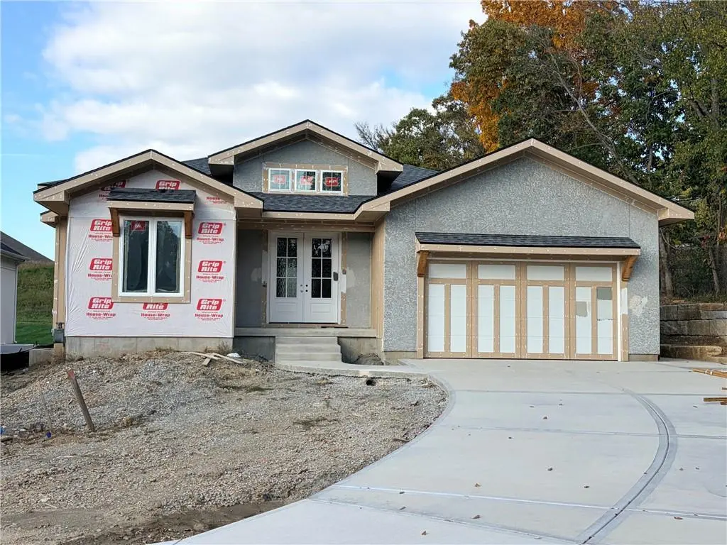 7235 Westgate ST, Shawnee, KS 66216