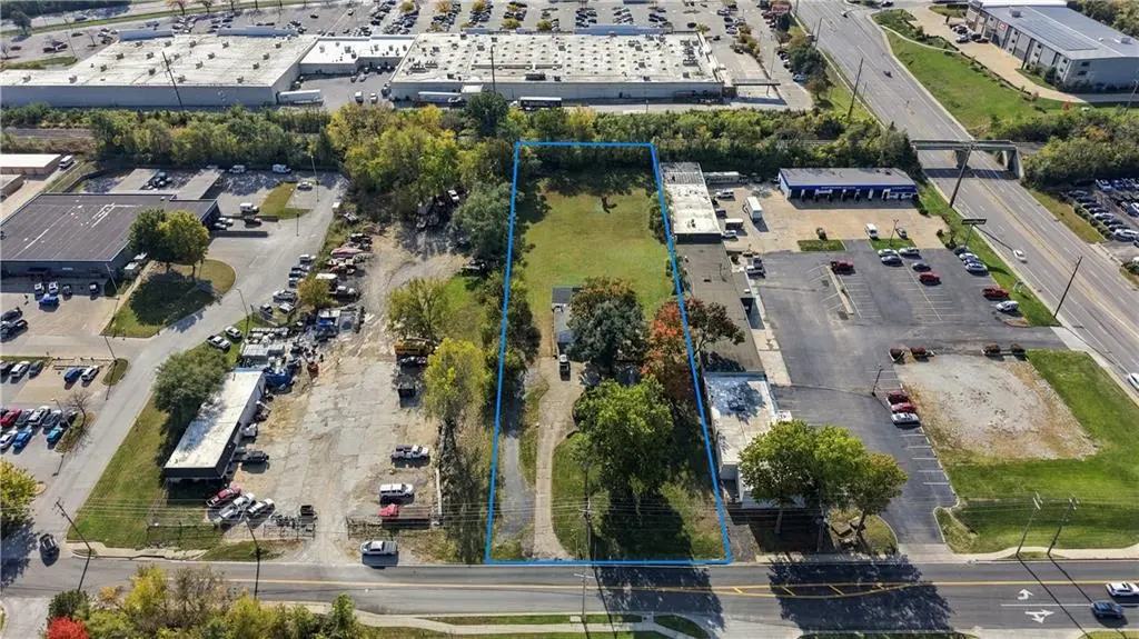 604 SW South AVE, Blue Springs, MO 64014