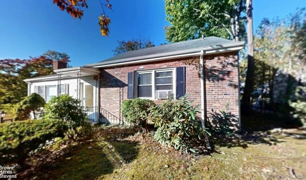 27 Harvard DR, Hartsdale, NY 10530