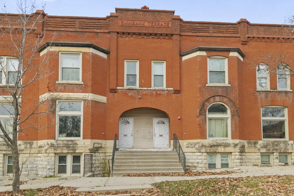 123 N Hickory ST #C, Joliet, IL 60435