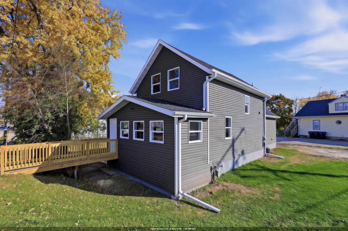 324 W WINNECONNE AVE, Neenah, WI 54956
