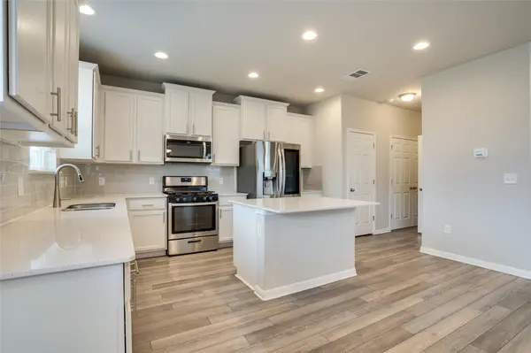 237 Hauser DR, Leander, TX 78641