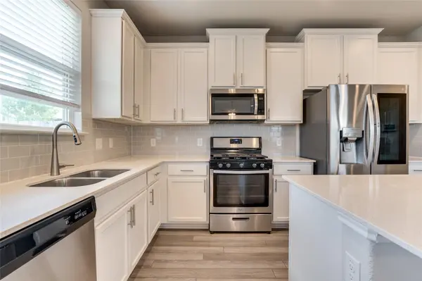 237 Hauser DR, Leander, TX 78641