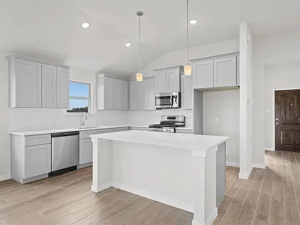 145 Arena DR, Liberty Hill, TX 78642