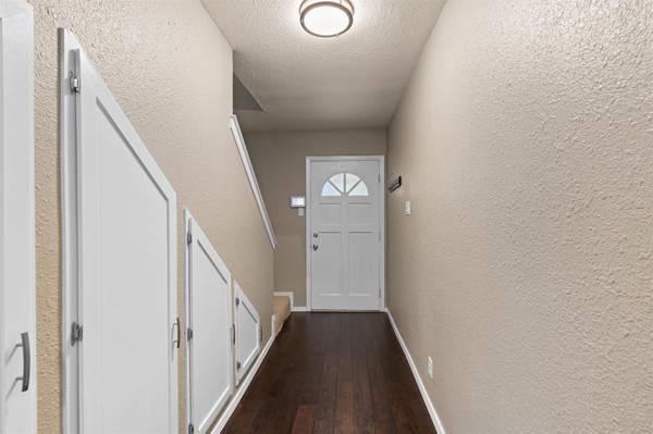 4302 Yucatan LN, Austin, TX 78727