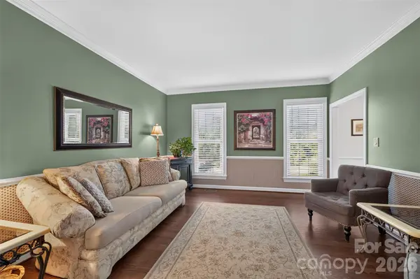 1070 12th Avenue LN NW, Hickory, NC 28601