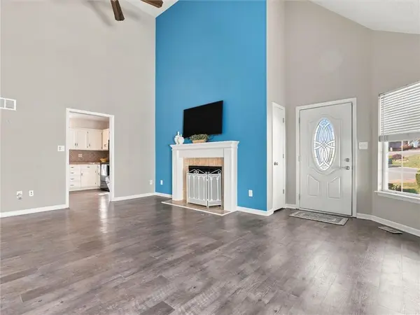 1416 NW Primrose LN, Blue Springs, MO 64015