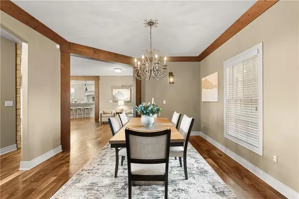 9701 Windsor DR, Lee's Summit, MO 64086