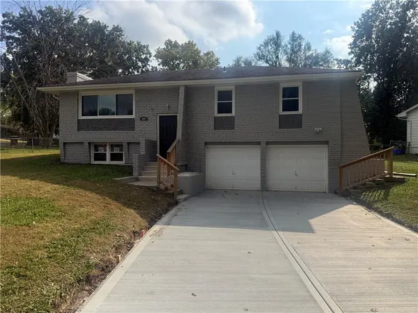 908 SW 14th St TER, Blue Springs, MO 64015