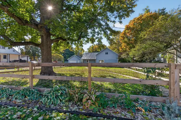 605 E Jackson ST, Flora, IN 46929-1349