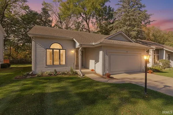 1911 Creekwood DR, South Bend, IN 46635-2055