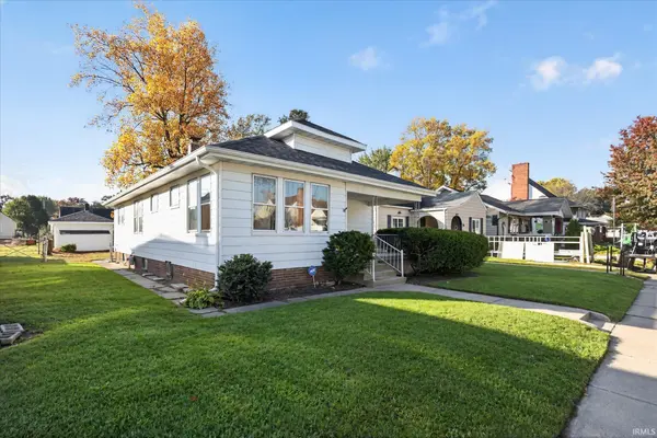 2618 Hartzer ST, South Bend, IN 46628-1820