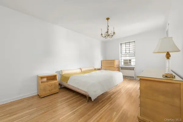 68-61 Yellowstone Blvd #518, Forest Hills, NY 11375
