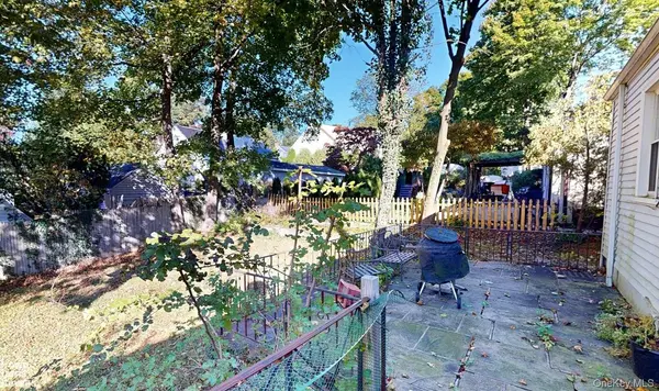 27 Harvard DR, Hartsdale, NY 10530