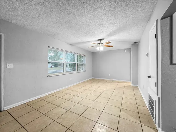 305 PEVETTY DR, Plant City, FL 33563
