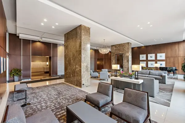 655 W Irving Park RD #1509, Chicago, IL 60613