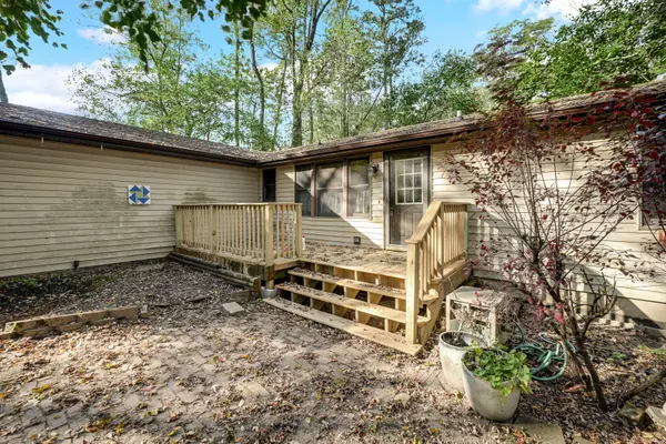 35658 Linden LN, Custer Park, IL 60481