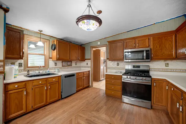 35658 Linden LN, Custer Park, IL 60481