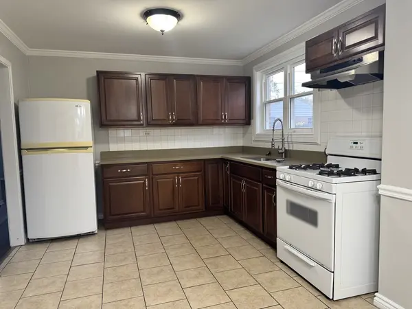 8028 S Kenton AVE, Chicago, IL 60652