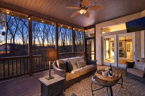 9401 Elm CT, Prior Lake, MN 55372