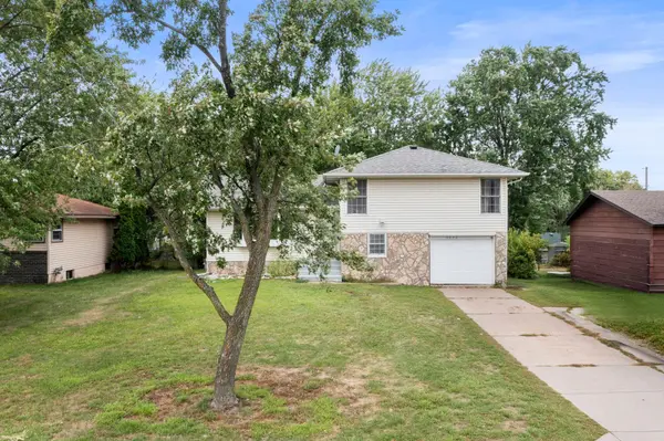5872 Jefferson ST NE, Fridley, MN 55432
