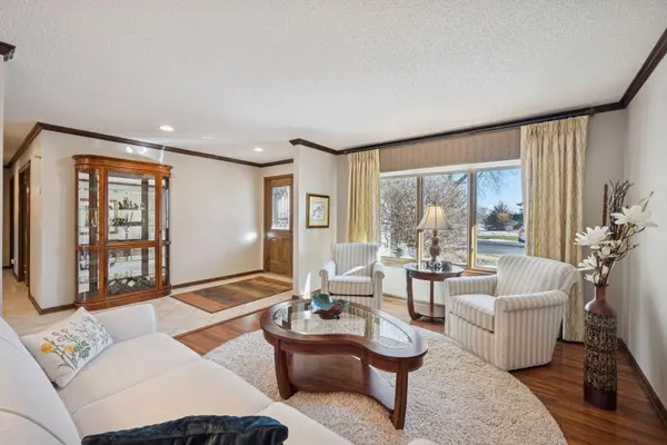 972 Rolling Greens LN NW, Hutchinson, MN 55350