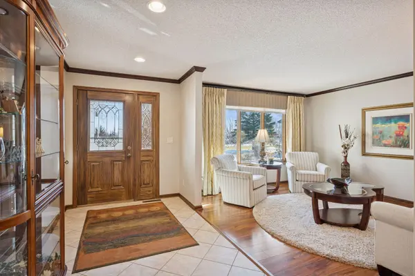 972 Rolling Greens LN NW, Hutchinson, MN 55350