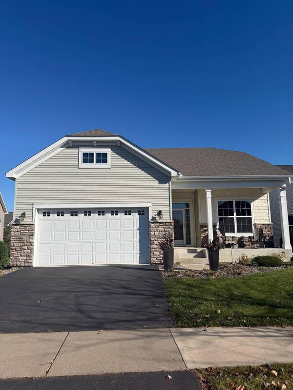 7482 Queensland LN N, Maple Grove, MN 55311