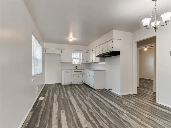 1513 Dianna DR, Yukon, OK 73099