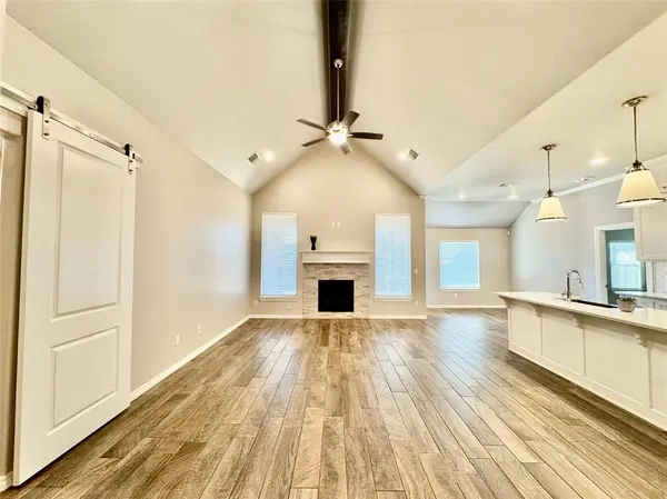 1604 NE 33rd TER, Moore, OK 73160