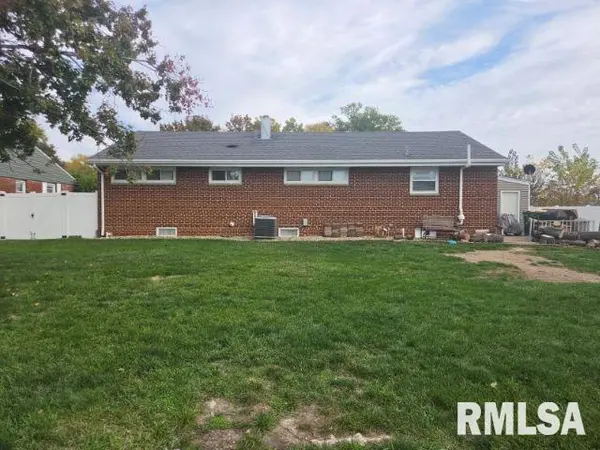 170 S PLEASANT AVE, Galesburg, IL 61401
