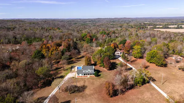 2125 Paradise Dr, Lewisburg, TN 37091