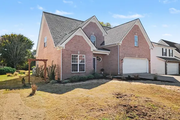 2361 Oak Hill Dr, Murfreesboro, TN 37130