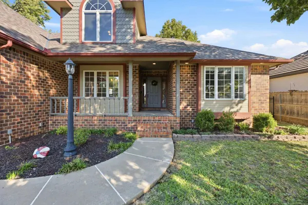 2622 W Timbercreek, Wichita, KS 67204