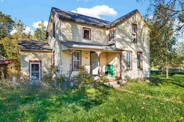 811 N Plum St, Peabody, KS 66866