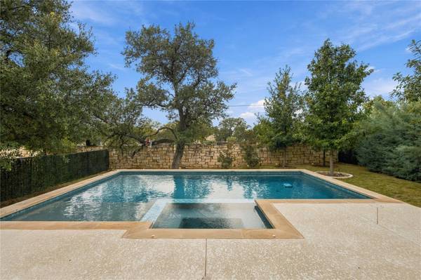 308 Gulfton ST, Lakeway, TX 78738