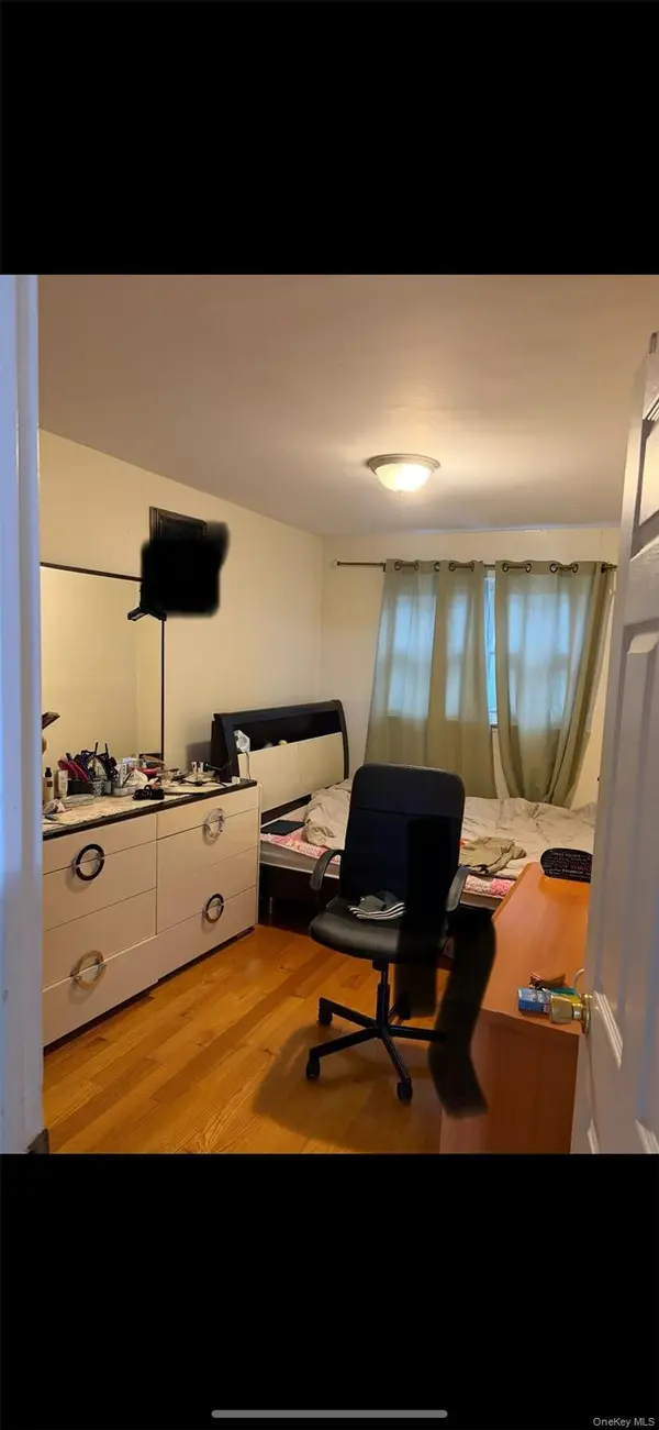 36-20 171st ST, Flushing, NY 11358