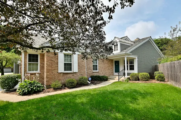452 Park Barrington DR, Barrington, IL 60010