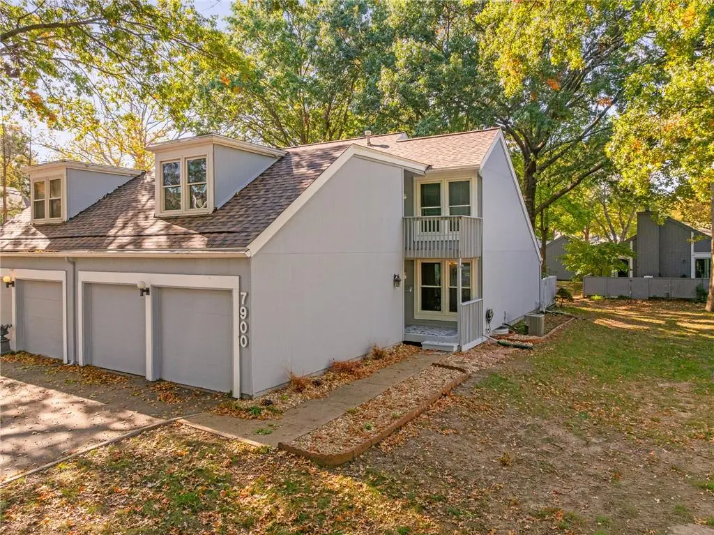 7900 Colony LN, Lenexa, KS 66215