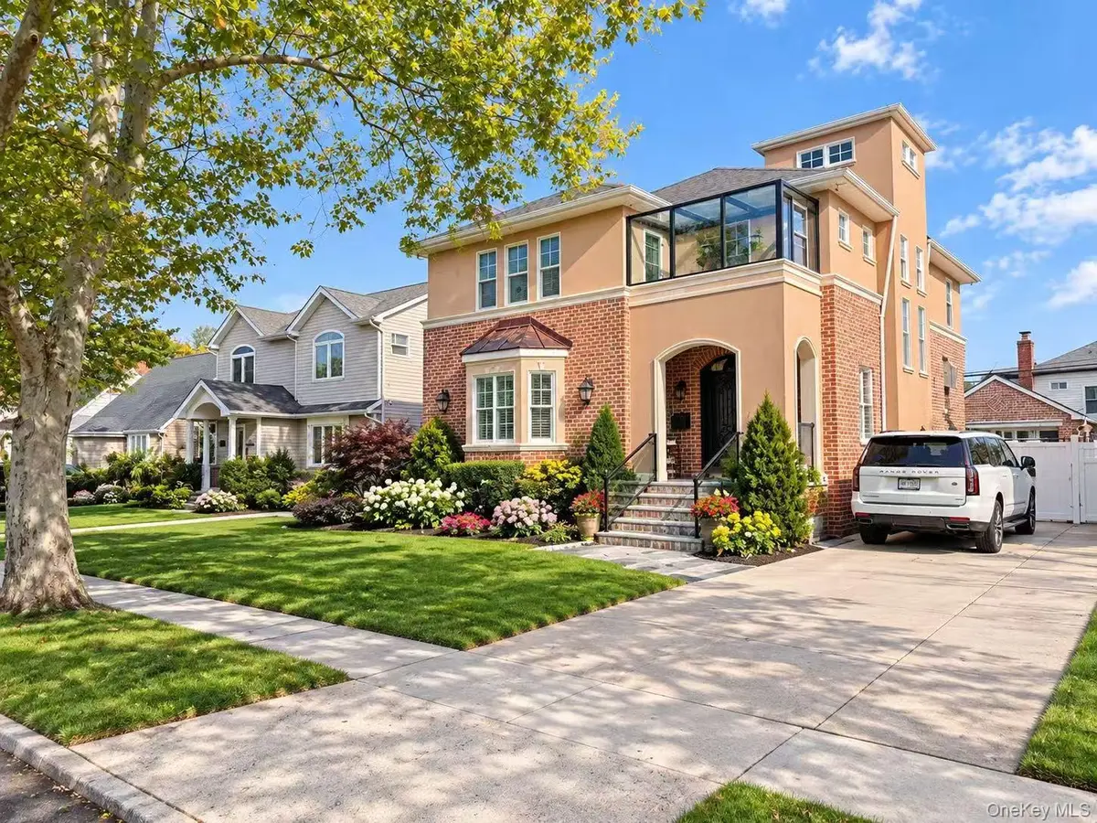 2321 202nd ST, Bayside, NY 11360