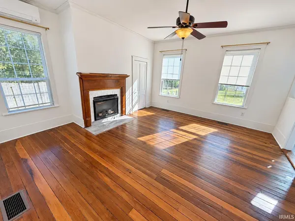 3433 Montgomery LN, Newburgh, IN 47630