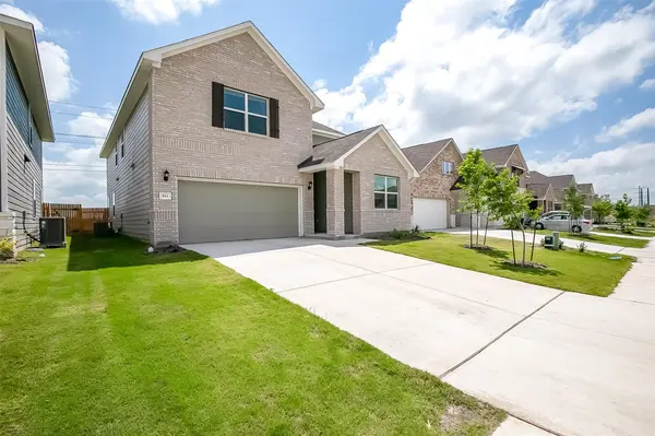911 Gray Fox LOOP, Hutto, TX 78634