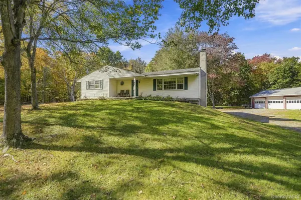 199 Lauer RD, Poughkeepsie, NY 12603