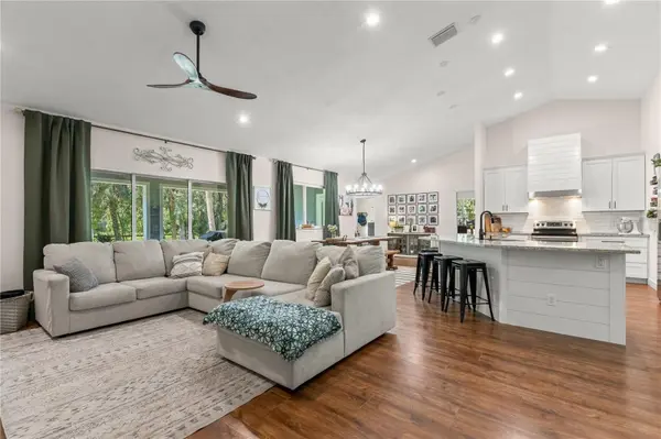 218 WHITCOMB DR, Geneva, FL 32732