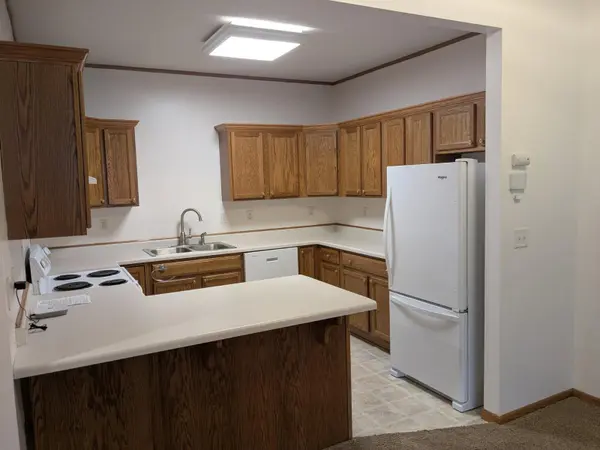 1012 Heldt ST, Chaska, MN 55318